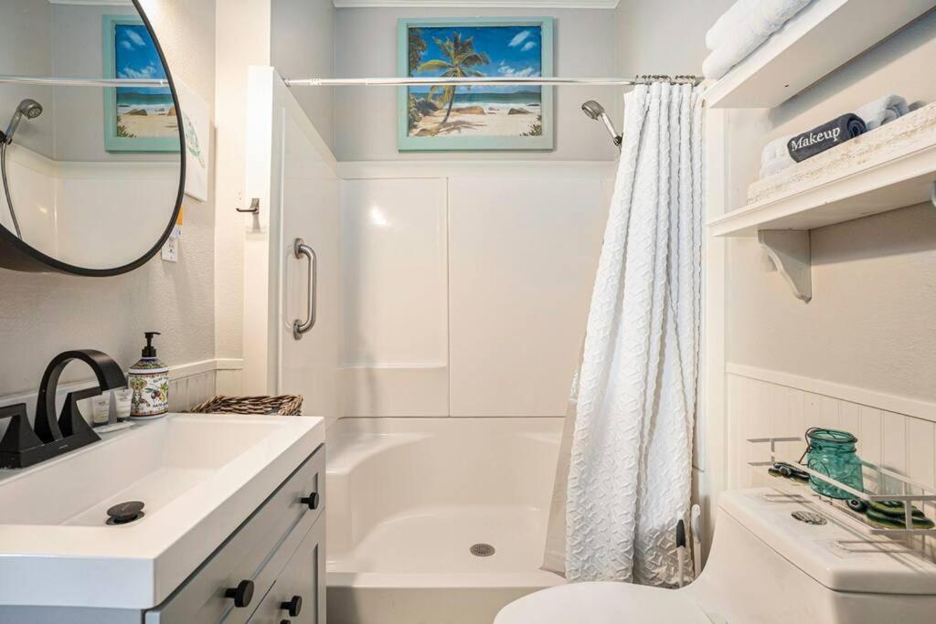 Beachy Bungalow! 2Bd, King Bed 加尔维斯敦 外观 照片