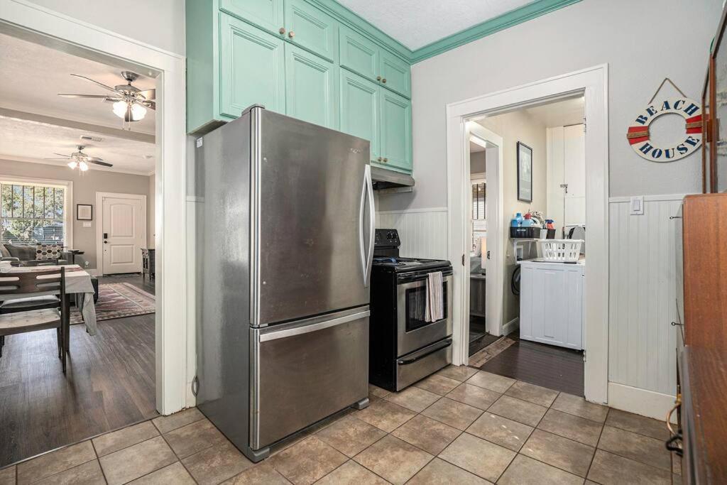 Beachy Bungalow! 2Bd, King Bed 加尔维斯敦 外观 照片