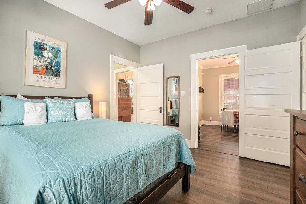 Beachy Bungalow! 2Bd, King Bed 加尔维斯敦 外观 照片