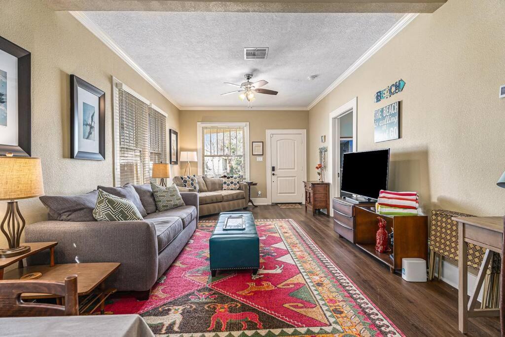 Beachy Bungalow! 2Bd, King Bed 加尔维斯敦 外观 照片