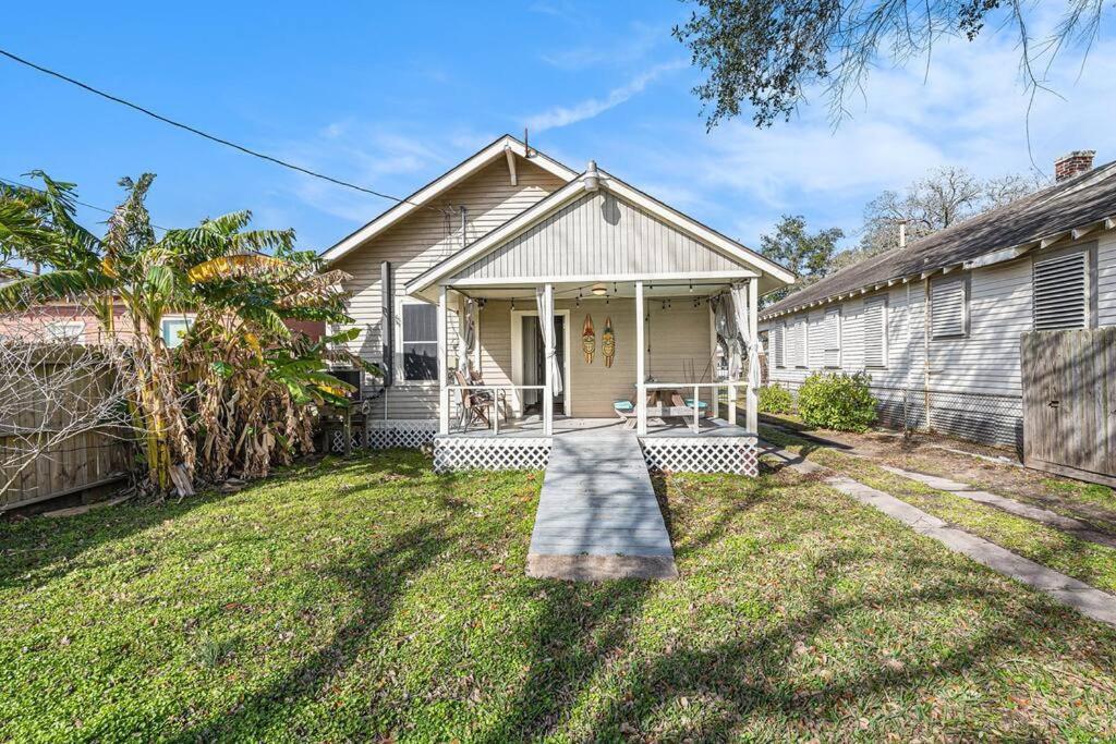 Beachy Bungalow! 2Bd, King Bed 加尔维斯敦 外观 照片